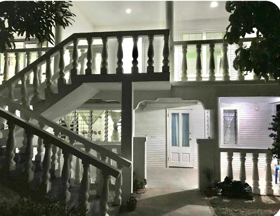 The Lighthouse Studio Appartments Nukualofa Exterior foto