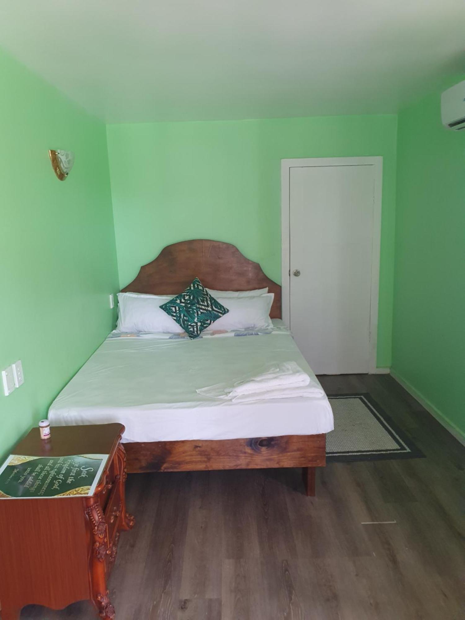 The Lighthouse Studio Appartments Nukualofa Exterior foto